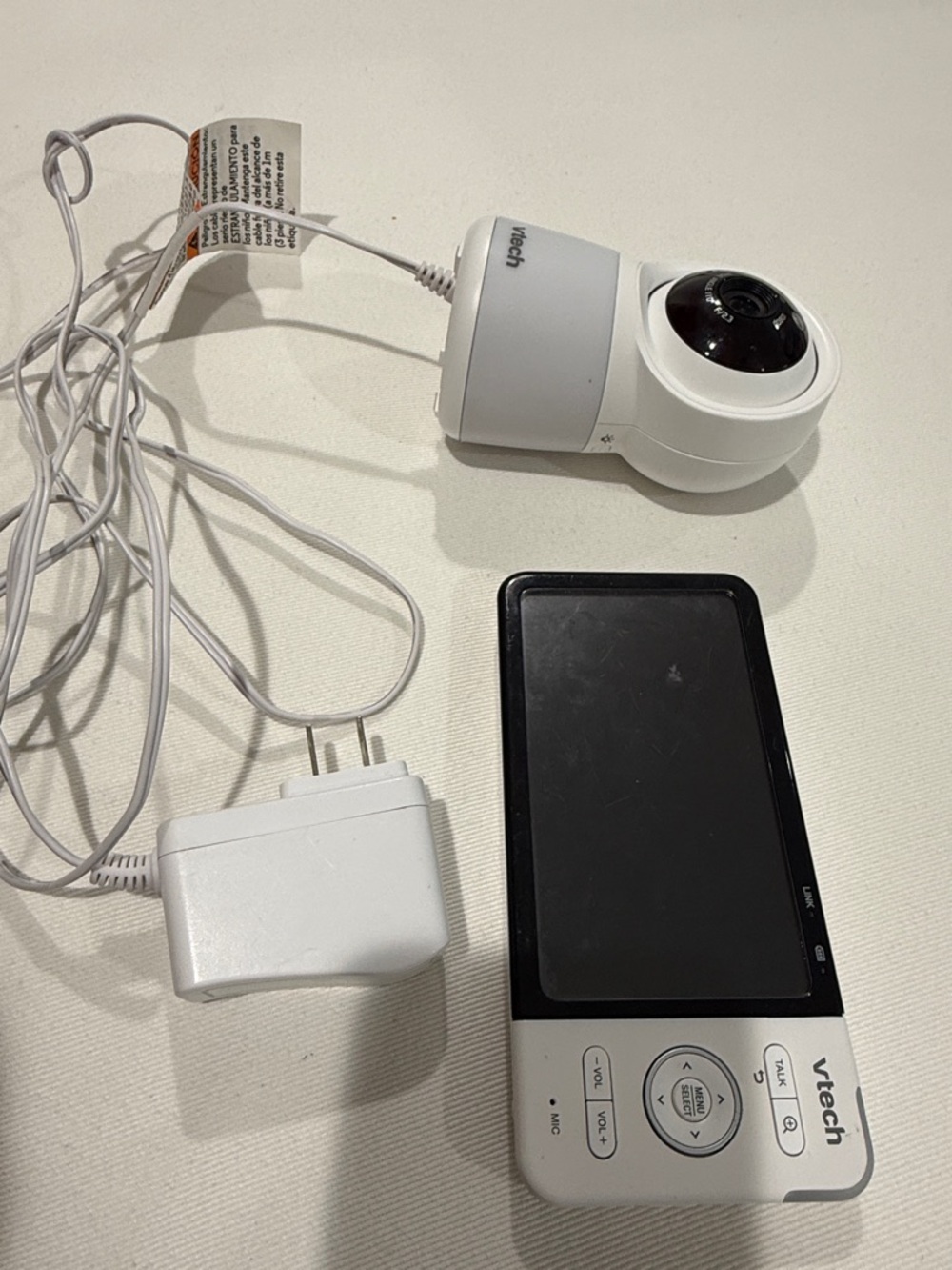 VTech White Video Baby Monitor with Camera and Handset